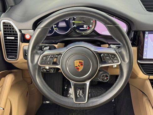Used 2019 Porsche Cayenne E-Hybrid image 21
