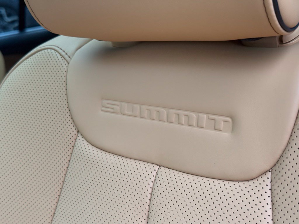 New 2027 Jeep Grand Cherokee Summit AWD/4WD image 9