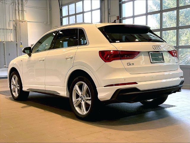 Certified 2023 Audi Q3 2.0T Premium w/ Convenience Package AWD/4WD image 4