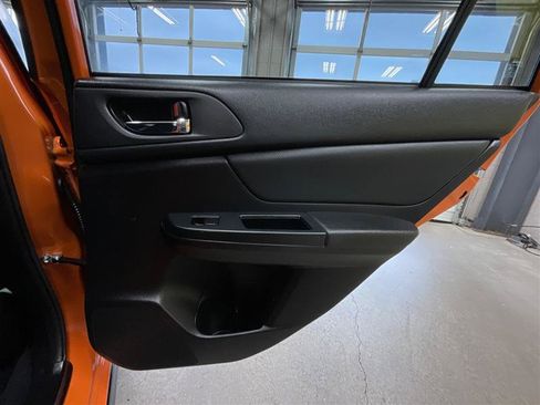 Used 2014 Subaru Crosstrek 2.0i Limited w/ Popular Package #2 image 21