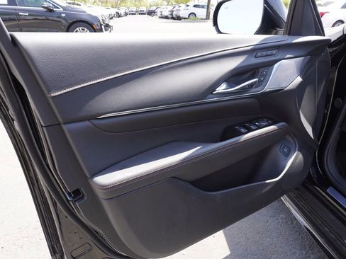 New 2025 Cadillac CT4 V image 15