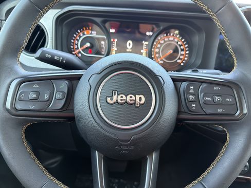 Used 2024 Jeep Wrangler Unlimited Sport AWD/4WD image 11