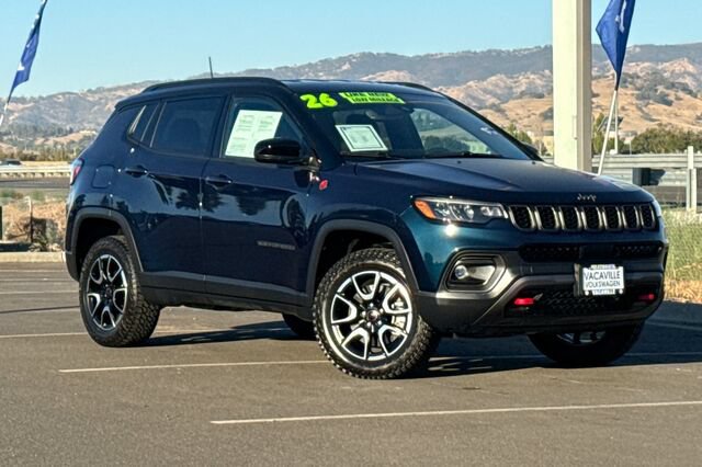 Used 2026 Jeep Compass Trailhawk w/ Trailer Tow Group AWD/4WD image 2