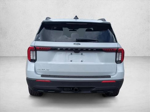 New 2026 Ford Explorer Active RWD image 7
