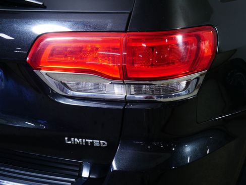 Used 2014 Jeep Grand Cherokee Limited w/ Luxury Group II AWD/4WD image 17