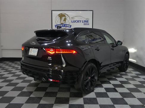 Used 2019 Jaguar F-PACE S image 11