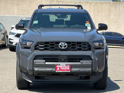 Certified 2025 Toyota 4Runner TRD Off-Road Premium AWD/4WD image 10