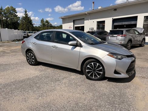 Used 2018 Toyota Corolla LE FWD image 5