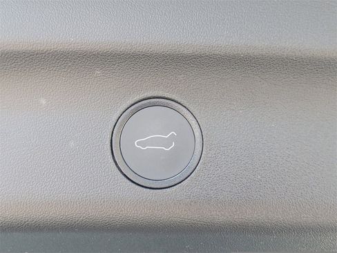 Used 2021 Tesla Model Y Performance image 14