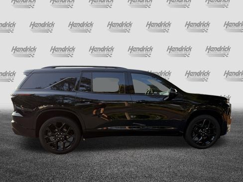 Used 2025 Chevrolet Traverse RS FWD image 10