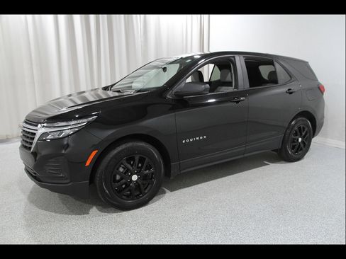 Certified 2024 Chevrolet Equinox LS w/ LS Convenience Package image 3