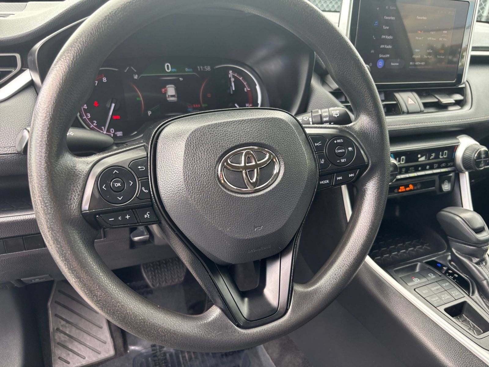 Used 2024 Toyota RAV4 XLE w/ Convenience Package AWD/4WD image 28