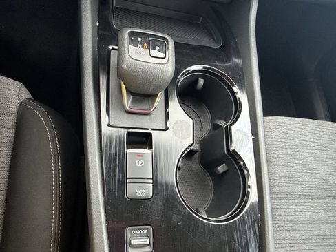 Used 2023 Nissan Rogue SV FWD image 16