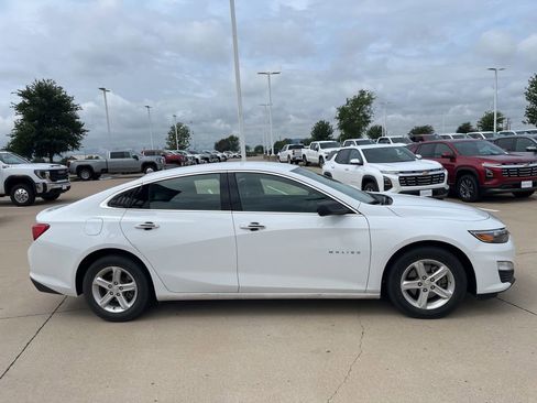 Used 2022 Chevrolet Malibu LS w/ LPO, Convenience Package 1 FWD image 6