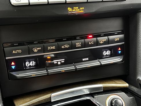 Used 2016 Mercedes-Benz E 350 Sedan w/ Premium Package image 21