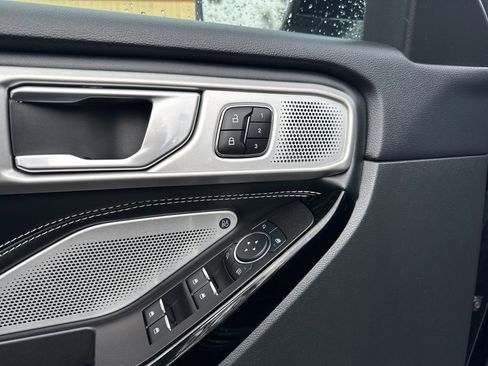 Used 2023 Ford Explorer ST w/ Equipment Group 401A image 8