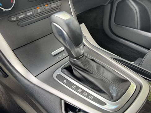 Used 2018 Ford Edge SEL FWD image 6