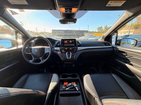 Used 2023 Honda Odyssey Sport image 17