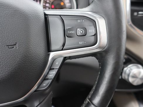 Used 2019 RAM 1500 Laramie AWD/4WD image 8