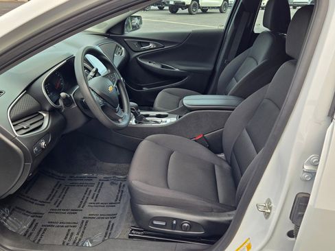 Used 2024 Chevrolet Malibu LT image 18