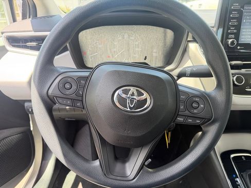 Used 2021 Toyota Corolla L FWD image 21