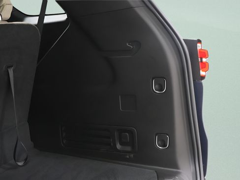 Used 2023 Chevrolet Traverse LS FWD image 28