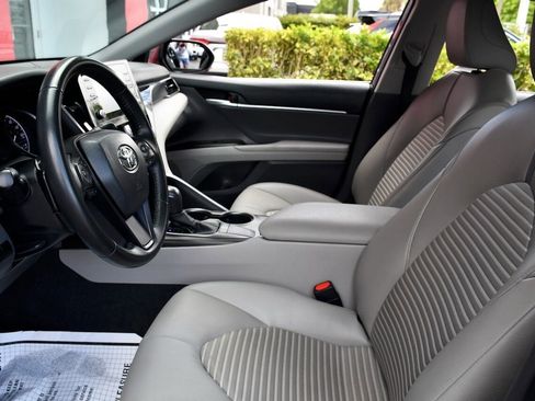 Used 2024 Toyota Camry SE image 7