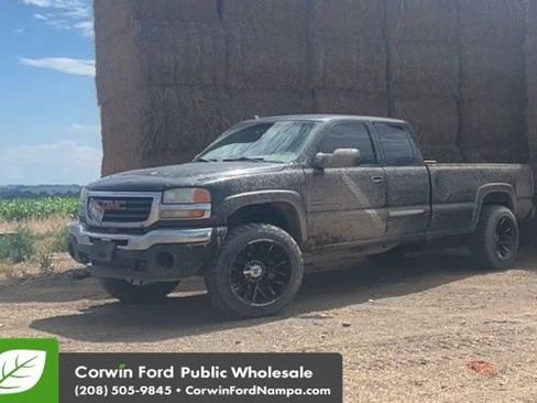 Used 2004 GMC Sierra 2500 SLE w/ Heavy-Duty Power Package AWD/4WD image 1