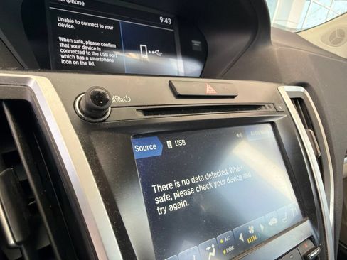 Used 2018 Acura TLX FWD image 11