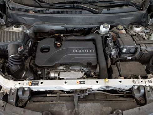 Used 2020 Chevrolet Equinox LS FWD image 3