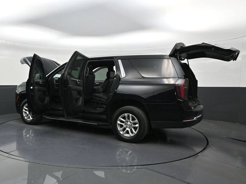 Used 2025 Chevrolet Tahoe LS RWD image 31