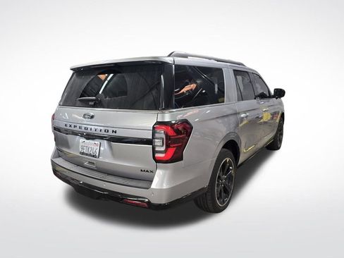 Used 2022 Ford Expedition Max Limited image 9