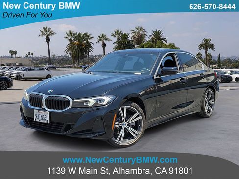 Used 2024 BMW 330i Sedan w/ Premium Package RWD image 1