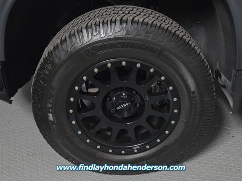 Used 2020 Chevrolet Silverado 1500 LT Trail Boss AWD/4WD image 9