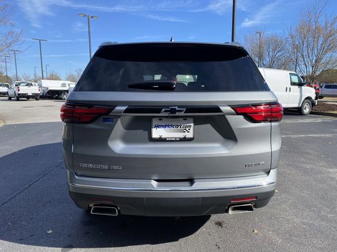 Used 2023 Chevrolet Traverse Premier image 8