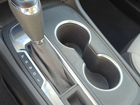 Used 2021 Chevrolet Equinox LS image 28