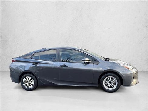 Used 2016 Toyota Prius Three image 4