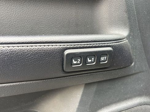 Used 2016 Toyota 4Runner Limited image 13