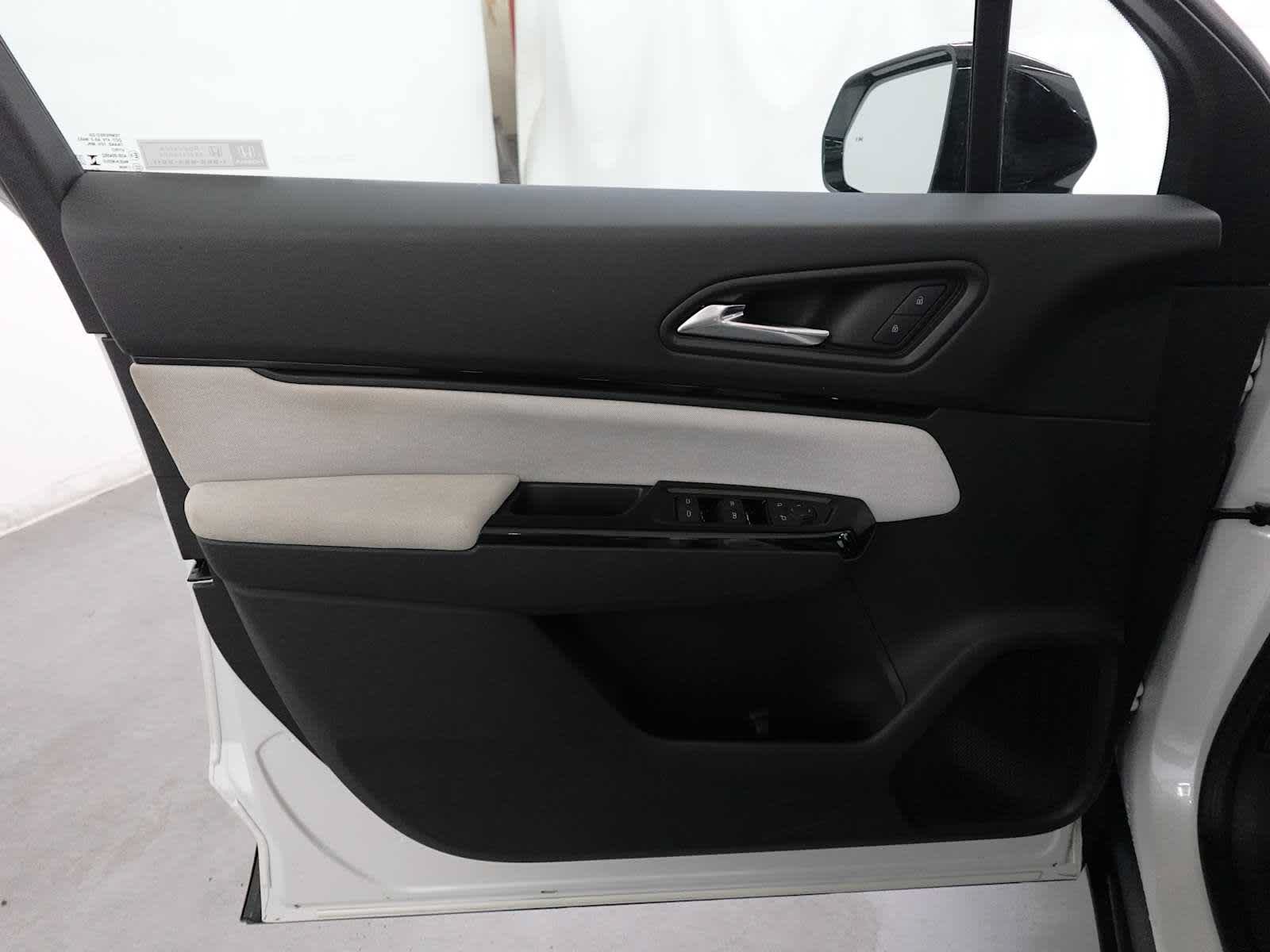 Used 2024 Honda Prologue EX image 10