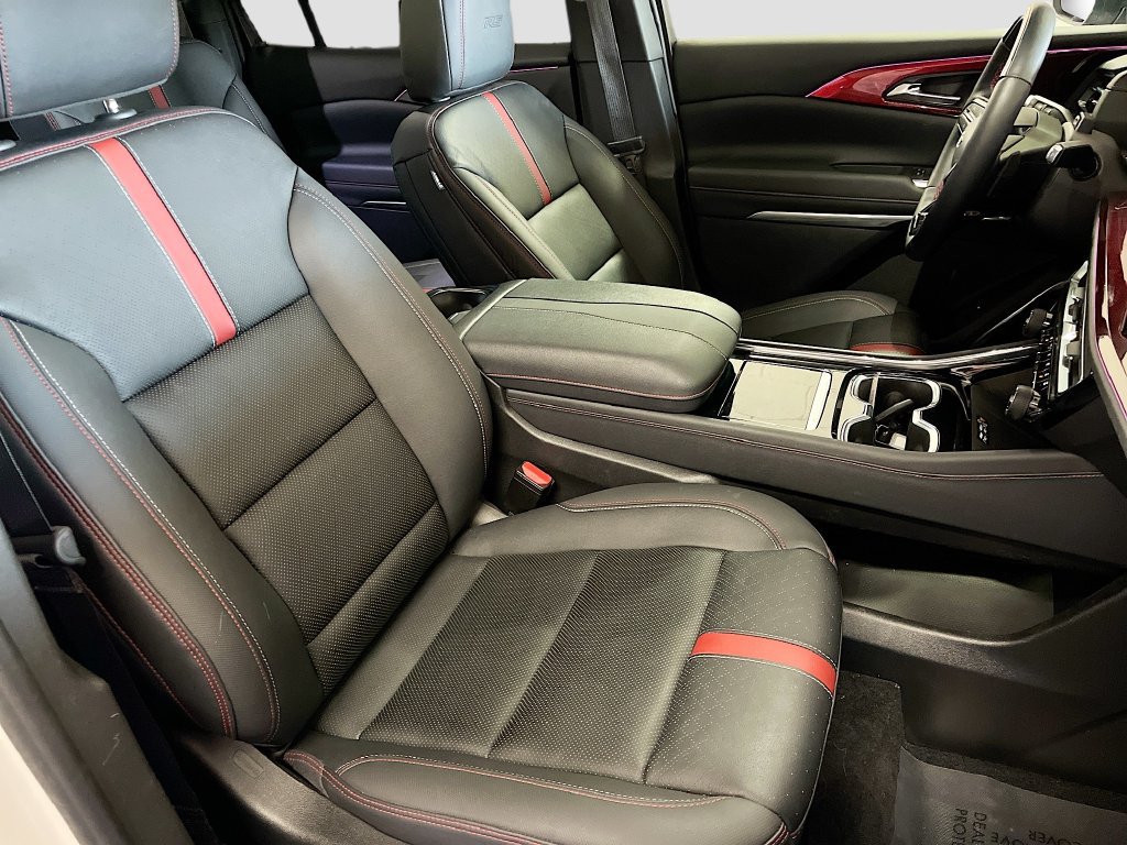 Used 2024 Chevrolet Traverse RS AWD/4WD image 32