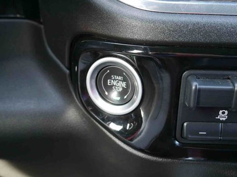 Used 2025 Chevrolet Silverado 3500 LT image 38