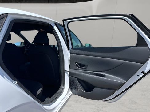 Used 2025 Hyundai Elantra Sport image 21