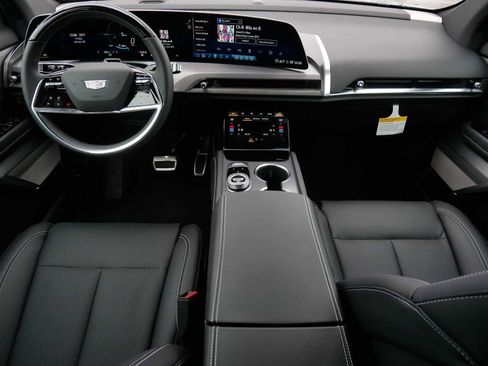 Used 2026 Cadillac Vistiq Luxury AWD/4WD image 8