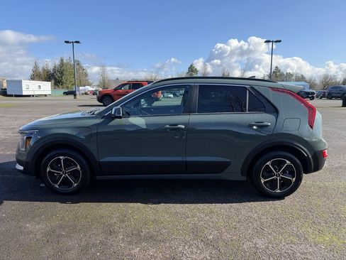 Used 2025 Kia Niro EX image 5