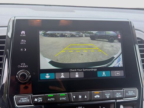 Used 2023 Honda Odyssey Touring image 14