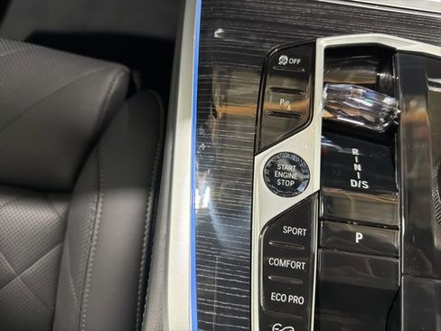 Used 2025 BMW X7 xDrive40i w/ Executive Package image 47