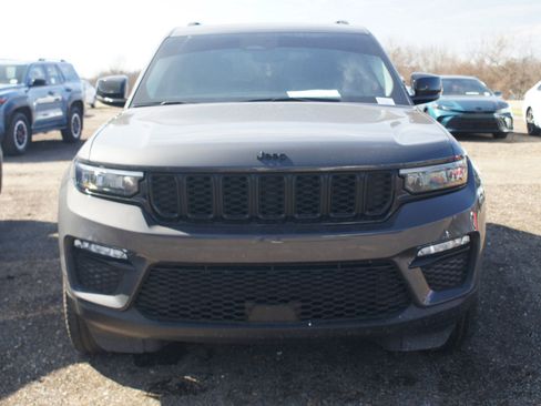Used 2023 Jeep Grand Cherokee Limited w/ Black Appearance Package image 2