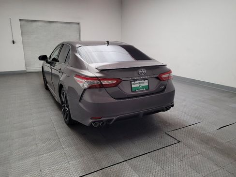 Used 2019 Toyota Camry XSE image 6
