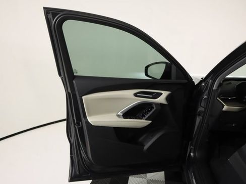 Used 2025 Audi Q5 Premium w/ Convenience Package AWD/4WD image 10