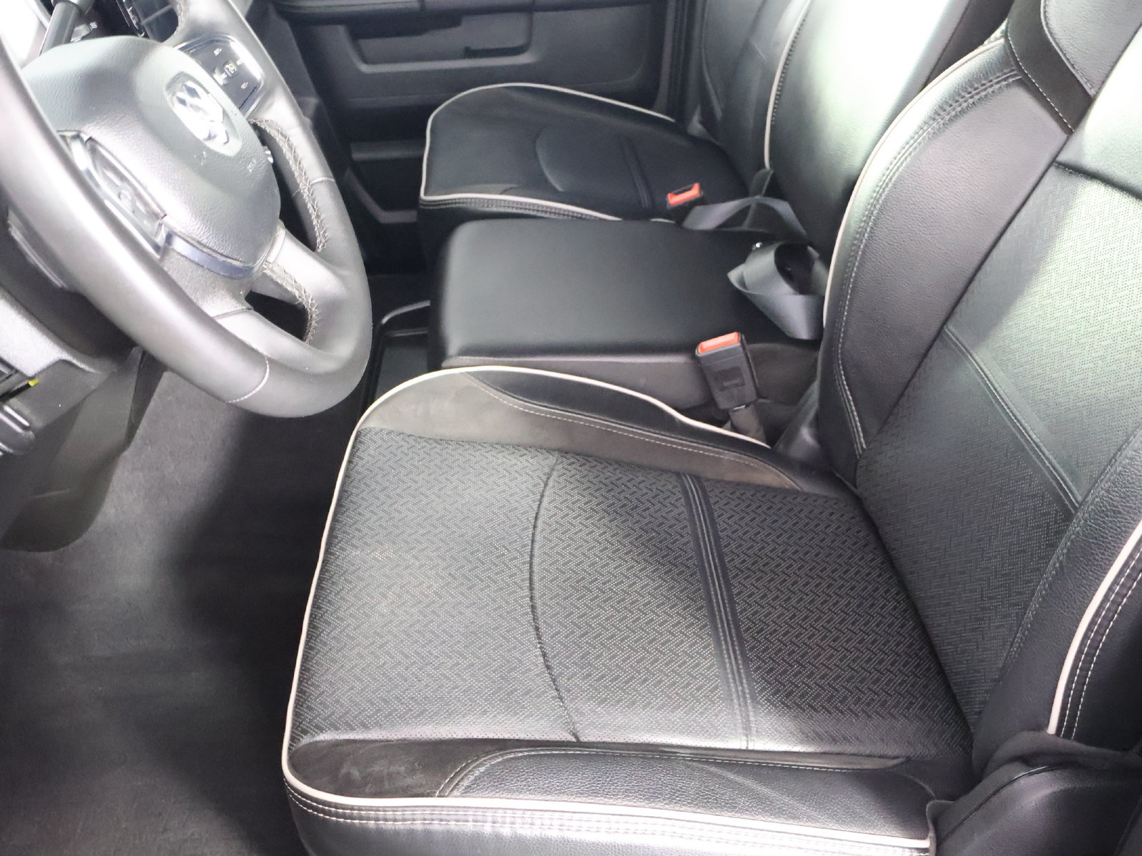 Used 2026 RAM 2500 Laramie AWD/4WD image 31